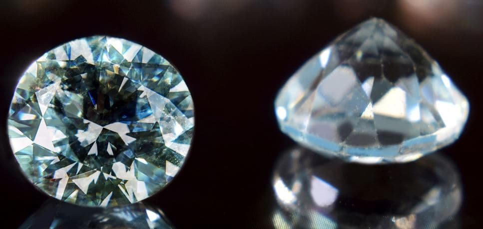 Zircónia Cúbica vs. Diamante: Qual é a diferença?